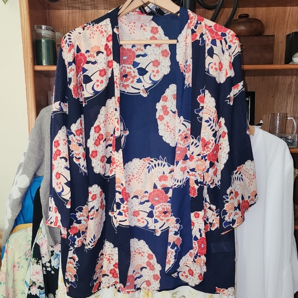 Laurie Felt Sweaters - Laurie Felt Los Angeles Gorgeous Cream and Red Floral Kimono Boho Top